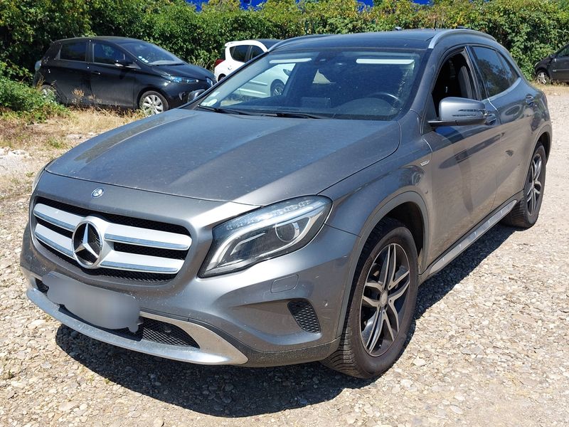 Mercedes-Benz GLA-Klasse GLA 200 d Urban — zdjęcie 2