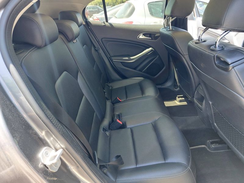 Mercedes-Benz GLA-Klasse GLA 200 d Urban — zdjęcie 14