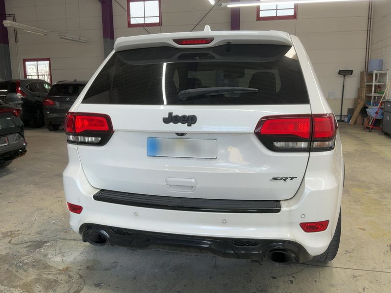 Jeep Grand Cherokee 6.4 V8 HEMI SRT — zdjęcie 5