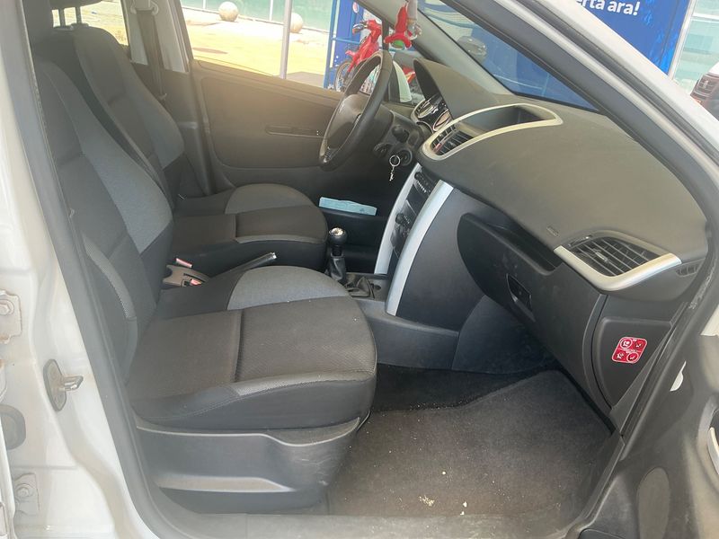 Peugeot 207 1.4 HDi Tendance 2012 – снимка 3