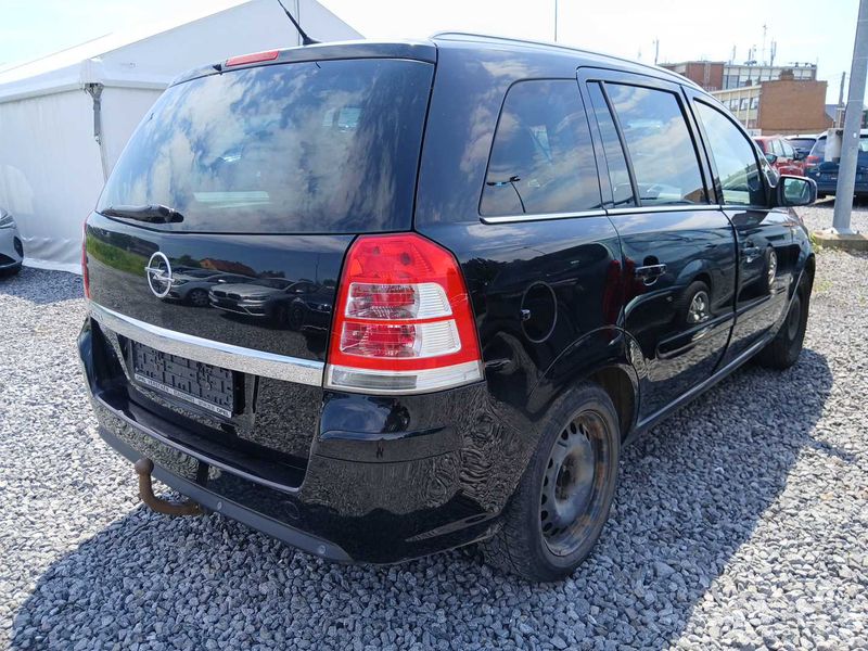 Opel Zafira 1.6 Innovation — zdjęcie 5