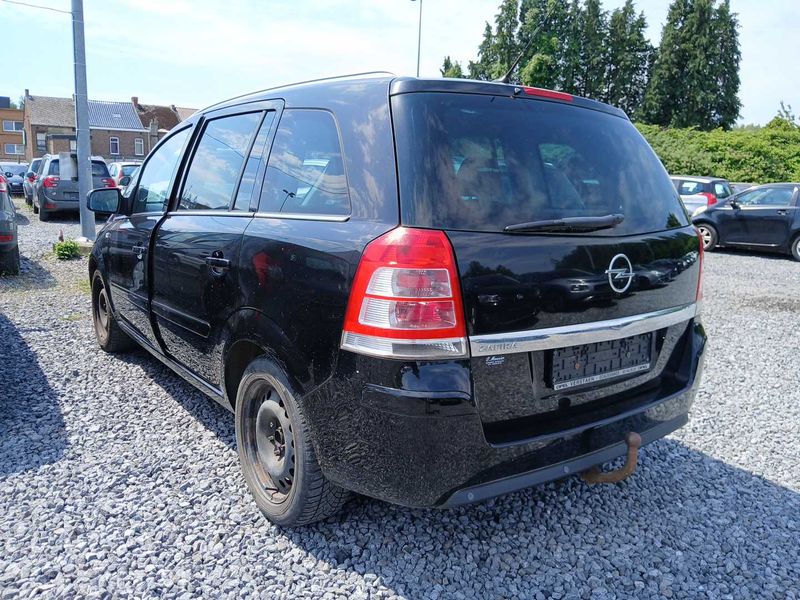 Opel Zafira 1.6 Innovation — zdjęcie 3