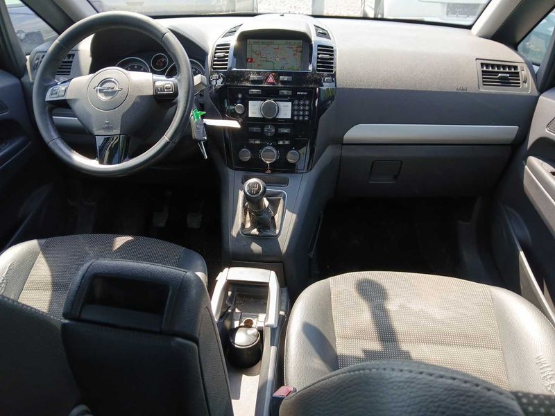 Opel Zafira 1.6 Innovation — zdjęcie 11