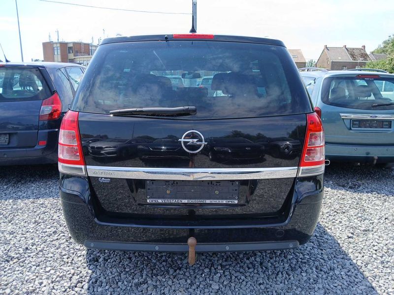Opel Zafira 1.6 Innovation — zdjęcie 4