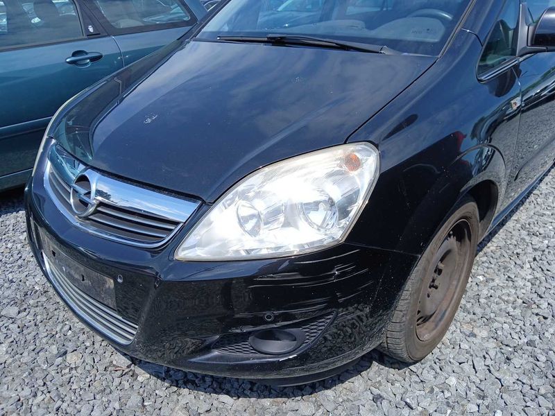 Opel Zafira 1.6 Innovation — zdjęcie 2