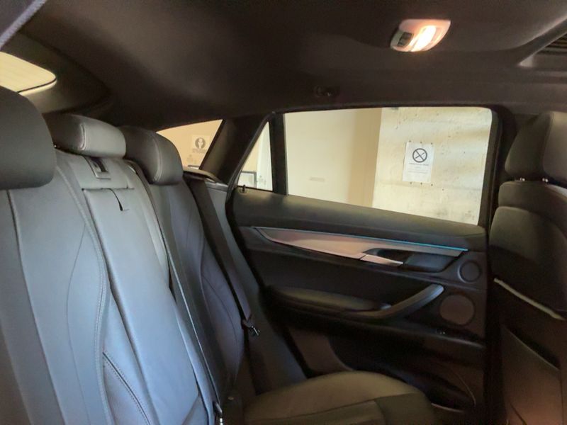 BMW X6 xDrive 40d — zdjęcie 14