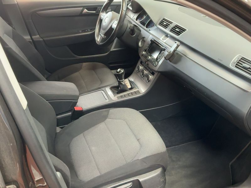 Volkswagen Passat 2.0 TDI Comfortline BlueMotion Tech 2014 – снимка 17