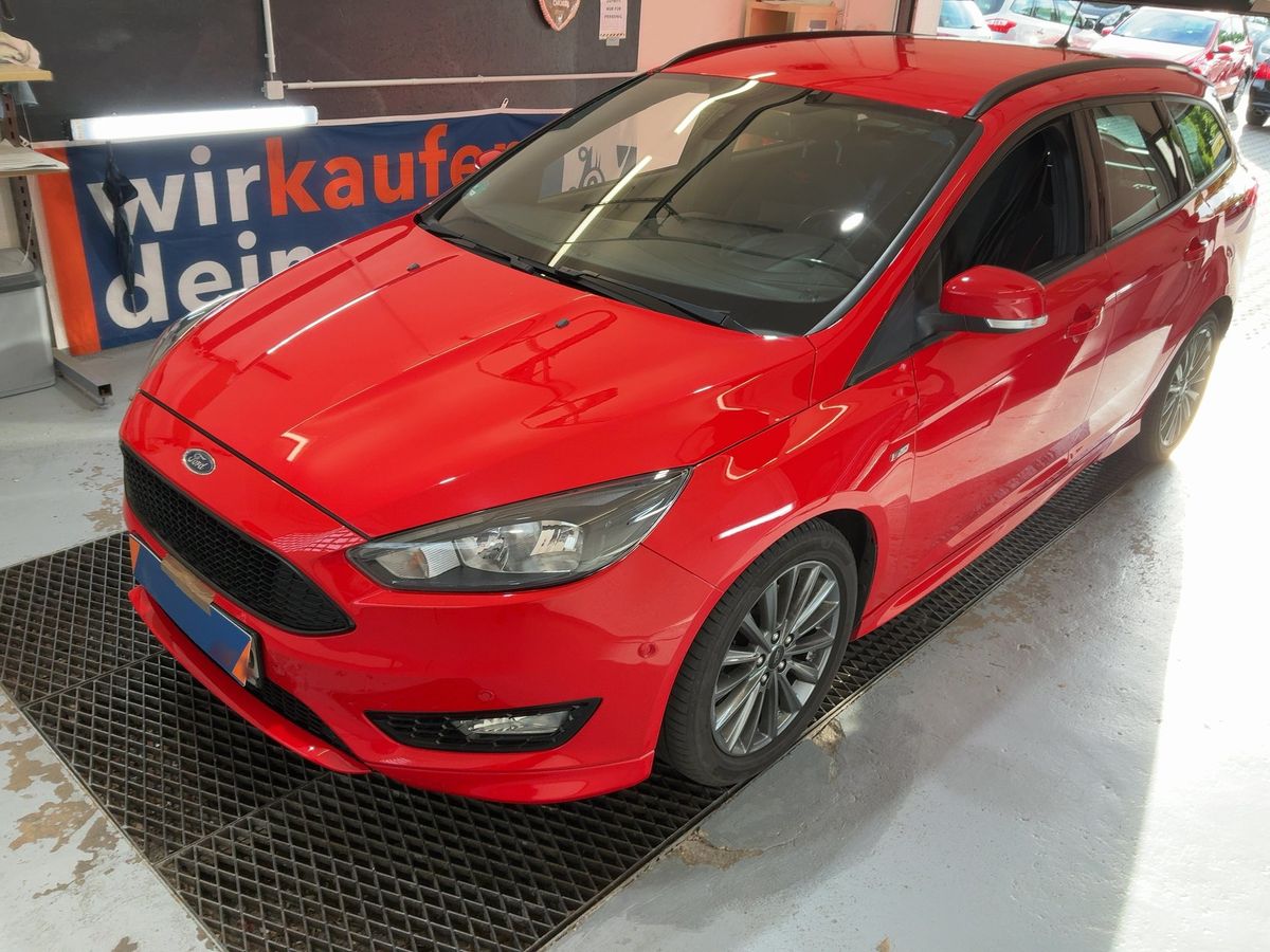 Ford Focus 2017 — photo 1