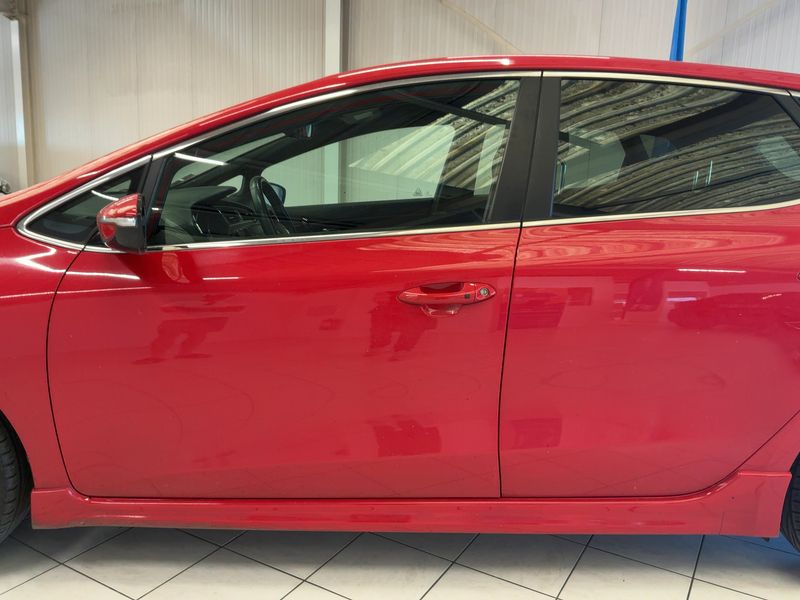 Kia cee'd 1.6 CRDi GT Line — zdjęcie 4