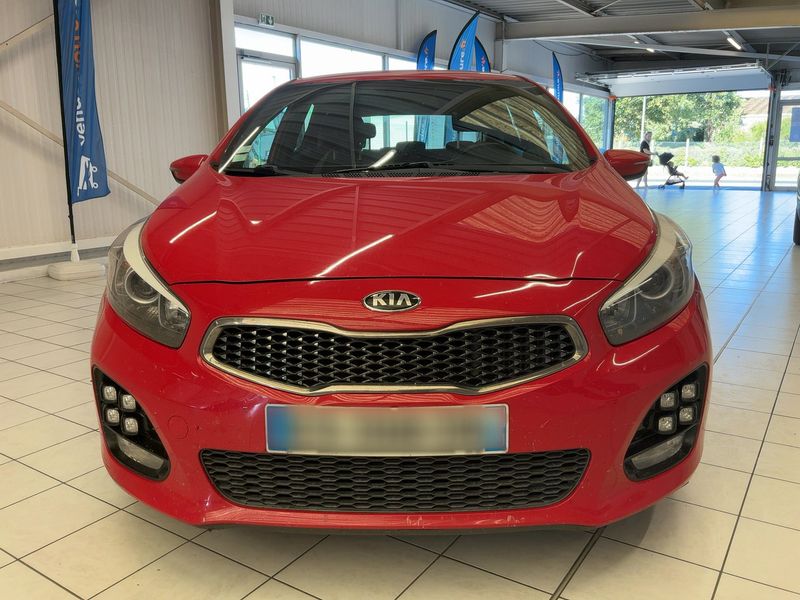 Kia cee'd 1.6 CRDi GT Line — zdjęcie 9