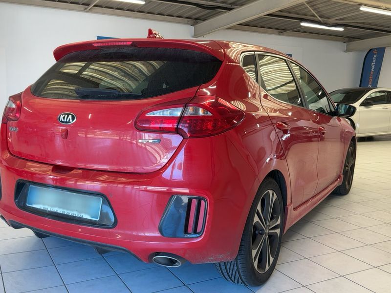 Kia cee'd 1.6 CRDi GT Line — zdjęcie 6