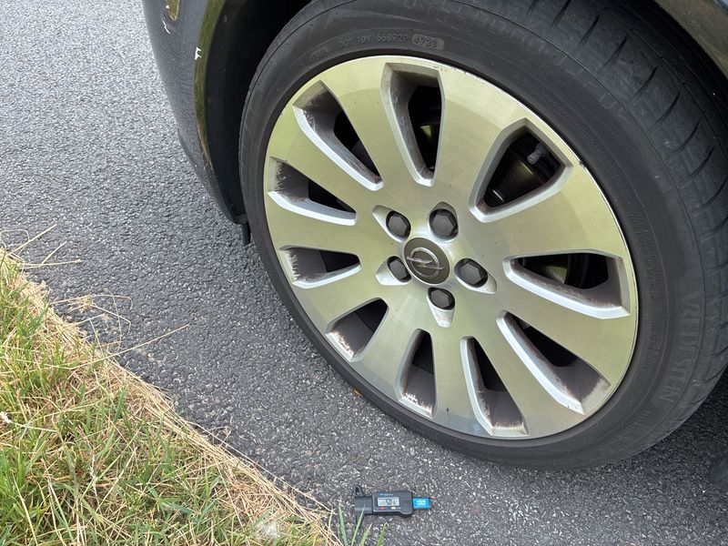 Opel Insignia Sports Tourer 2.0 CDTI Sport — zdjęcie 15