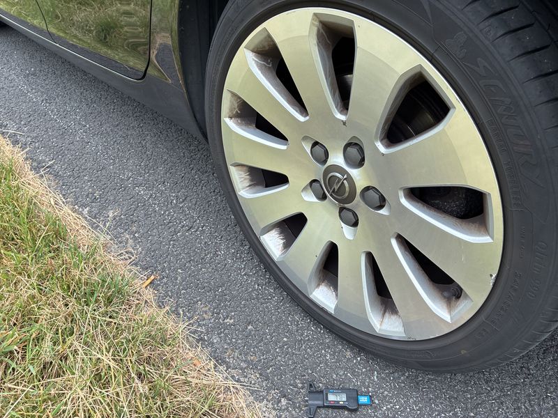 Opel Insignia Sports Tourer 2.0 CDTI Sport — zdjęcie 16
