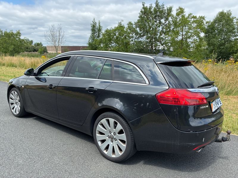 Opel Insignia Sports Tourer 2.0 CDTI Sport — zdjęcie 3