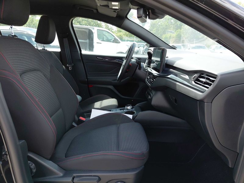 Ford Focus 1.5 TDCi EcoBlue ST-Line — zdjęcie 10
