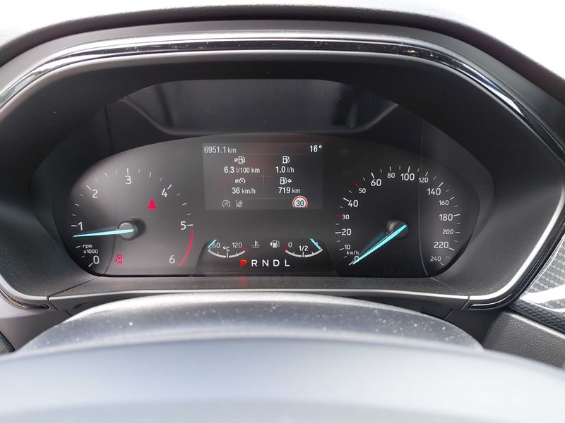 Ford Focus 1.5 TDCi EcoBlue ST-Line — zdjęcie 12