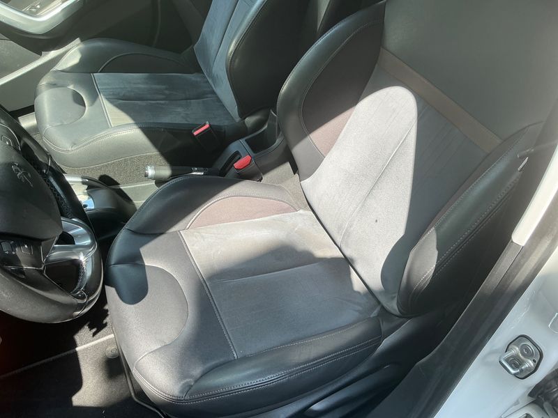 Peugeot 208 1.2 e-THP Féline 2017 – снимка 24