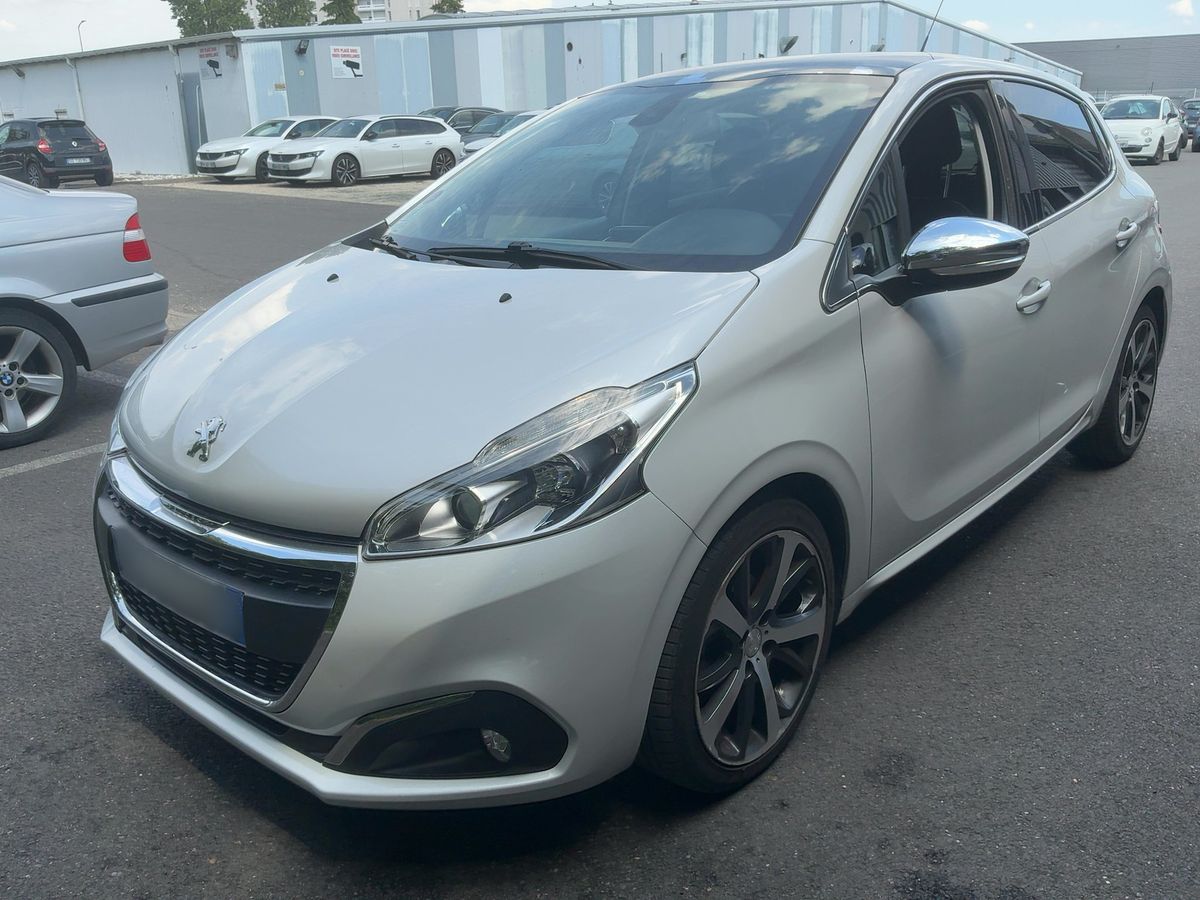 Peugeot 208 2017 — photo 1