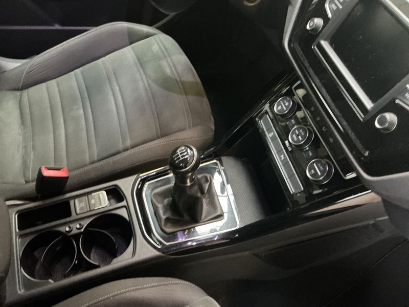 Volkswagen Touran 2.0 TDI Highline BlueMotion Tech 2016 – снимка 28