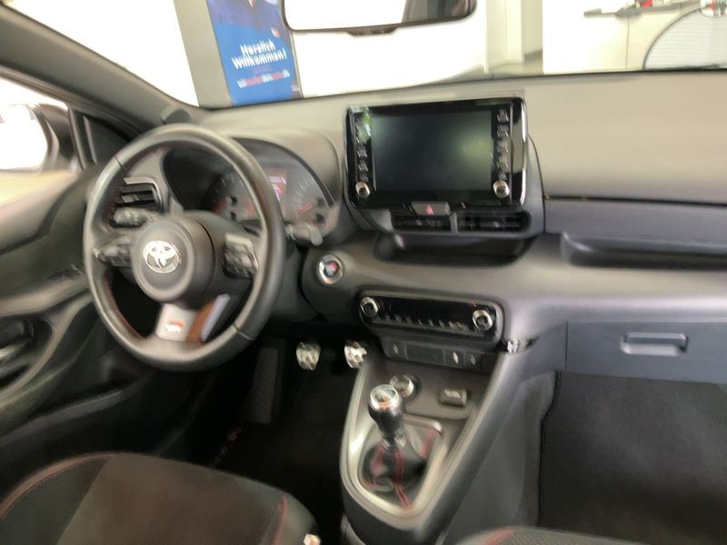 Toyota Yaris 1.6 Turbo GR — zdjęcie 12