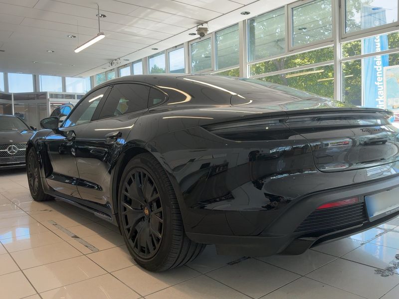 Porsche Taycan GTS — zdjęcie 3