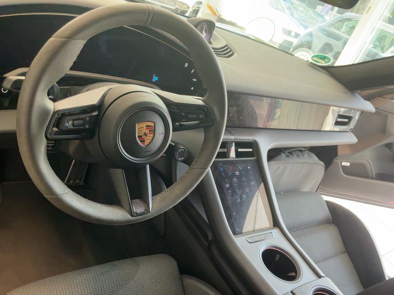 Porsche Taycan GTS — zdjęcie 12