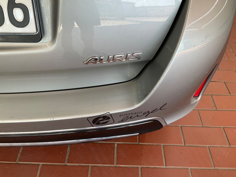 Toyota Auris Touring Sports 1.6 Life+ 2013 – снимка 39
