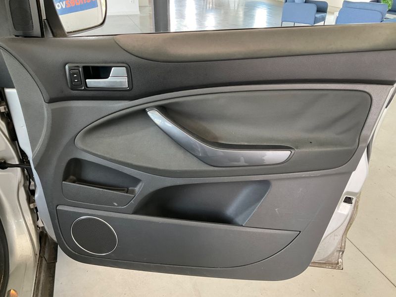 Ford Kuga 2.0 TDCi Titanium 2010 – снимка 25
