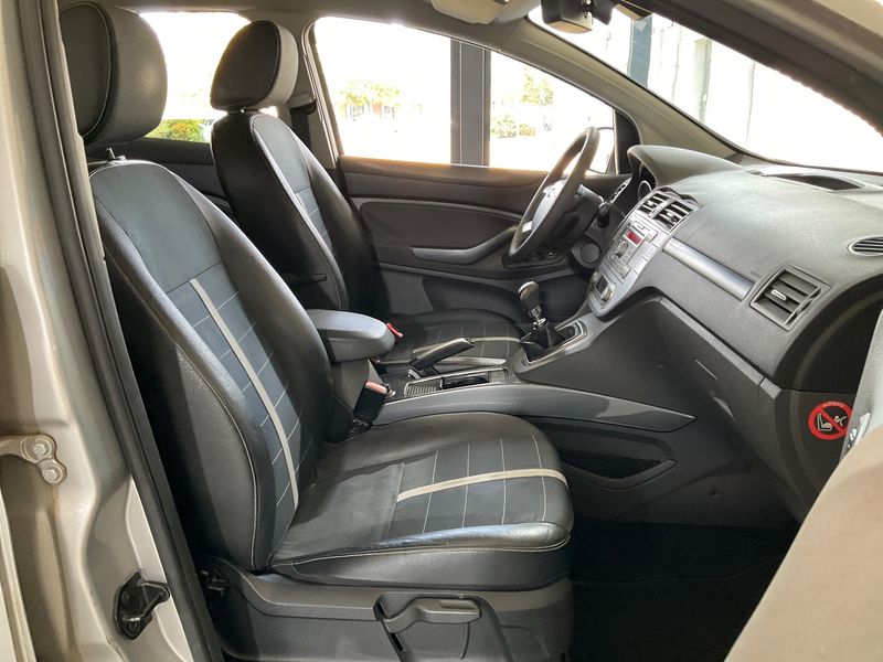 Ford Kuga 2.0 TDCi Titanium 2010 – снимка 16