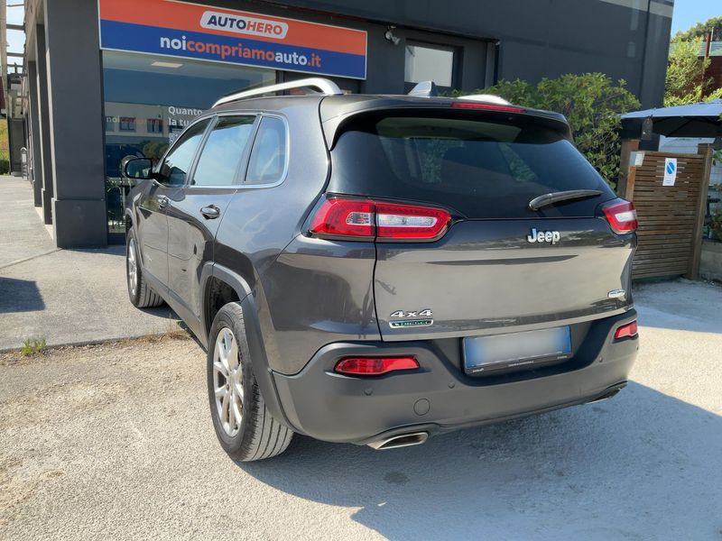 Jeep Cherokee 2.2 M-Jet Longitude 4WD — zdjęcie 3