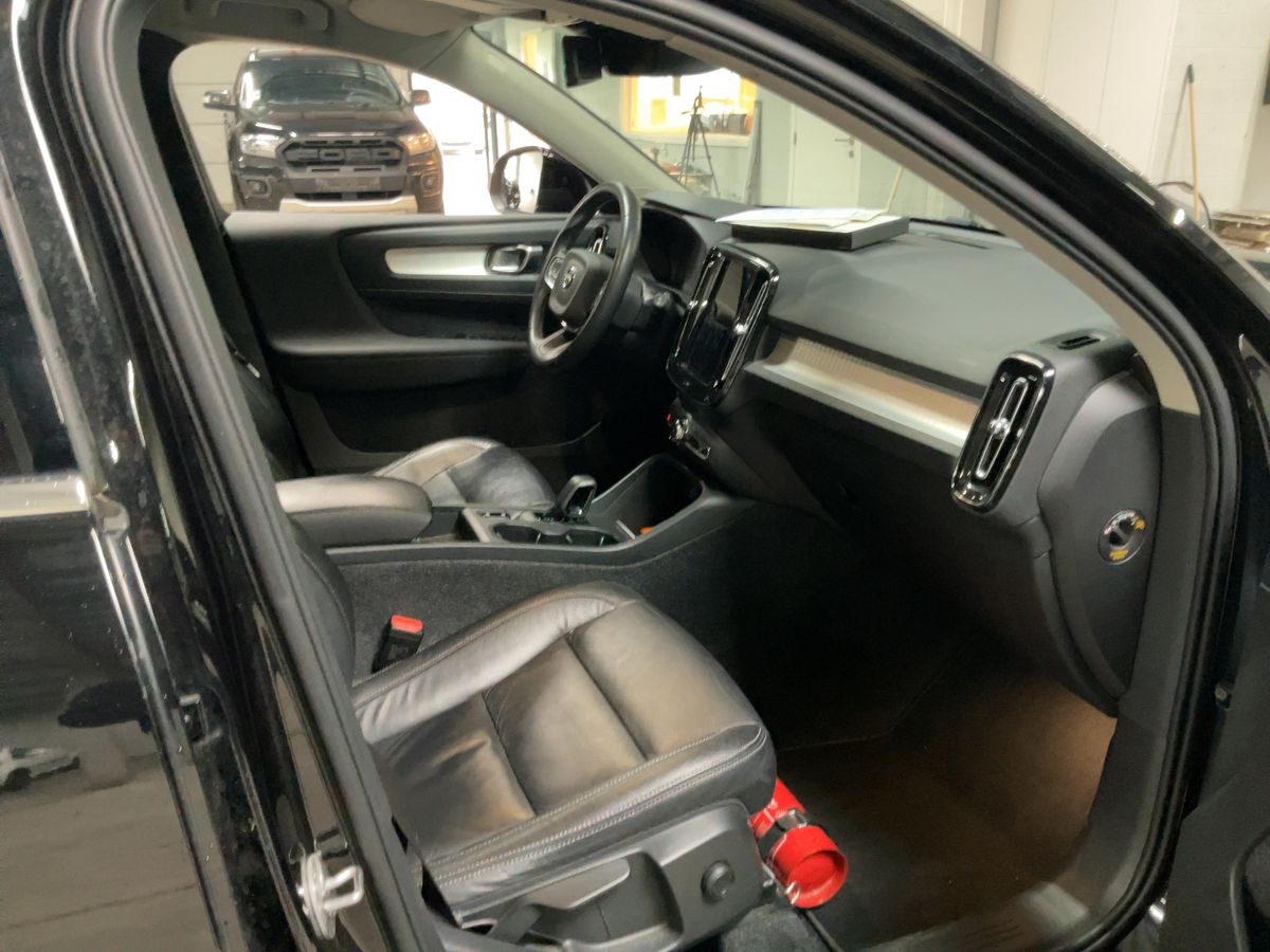 Volvo XC40 2022 — photo 17