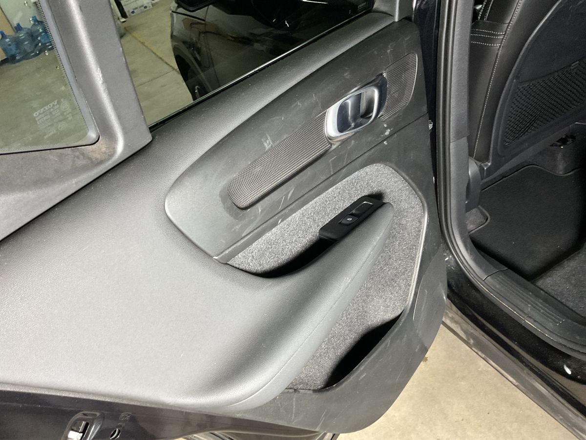 Volvo XC40 2022 — photo 35