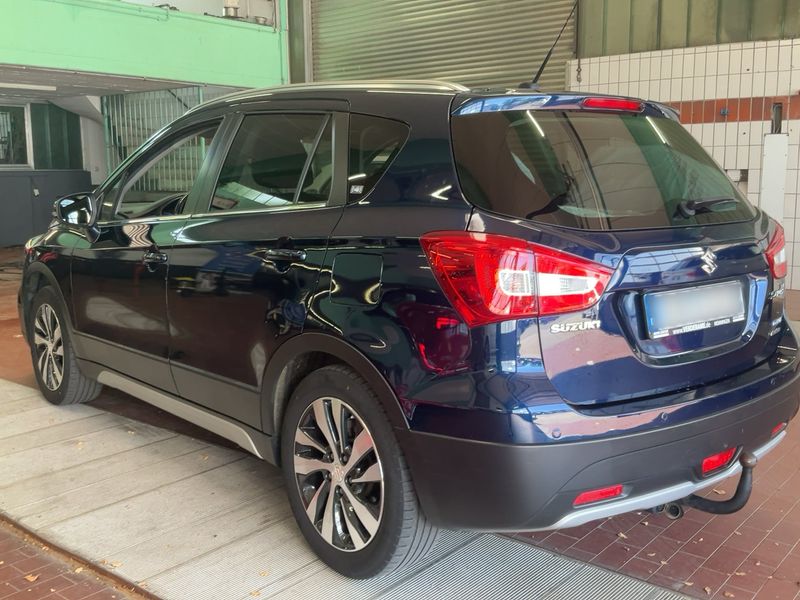 Suzuki SX4 1.4 BoosterJet Comfort+ 4x4 — zdjęcie 3