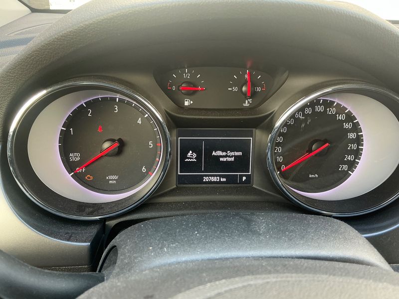 Opel Astra 1.6 CDTI 120 Jahre Start/Stop 2019 – снимка 19