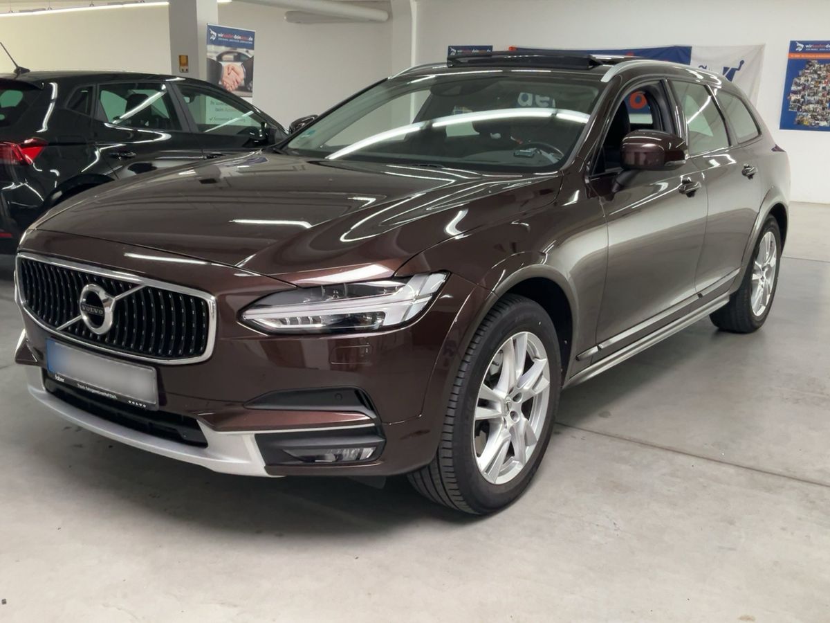 Volvo V90 2017 — photo 1