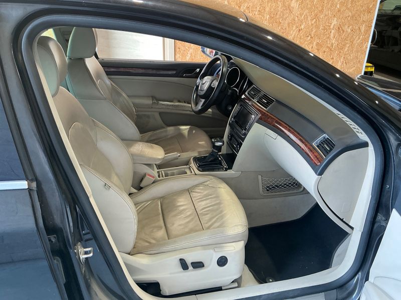 Skoda Superb 2.0 TDI Elegance — zdjęcie 3