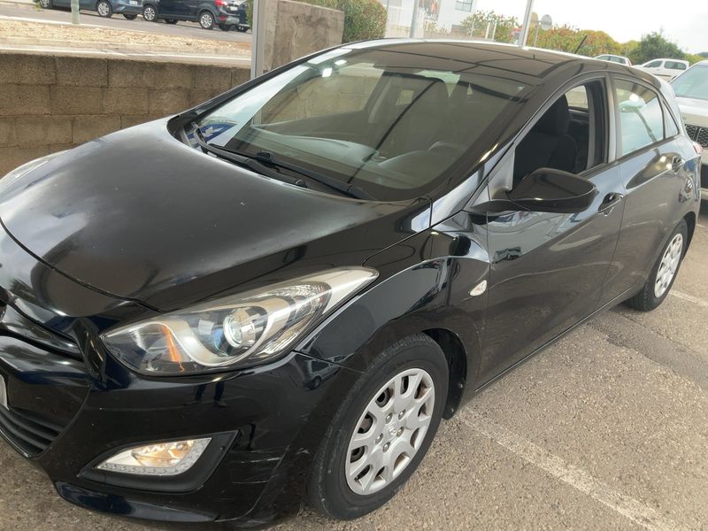 Hyundai i30 1.4 CRDi City S — zdjęcie 2