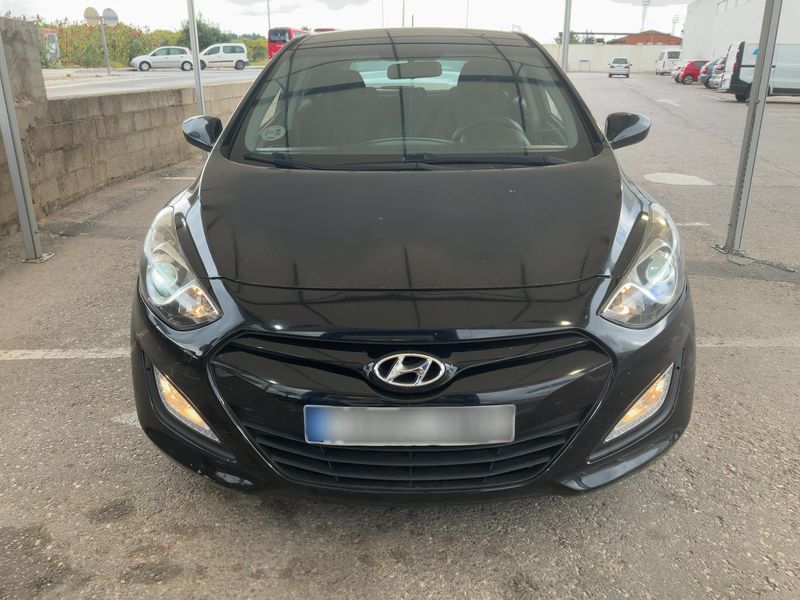 Hyundai i30 1.4 CRDi City S — zdjęcie 9