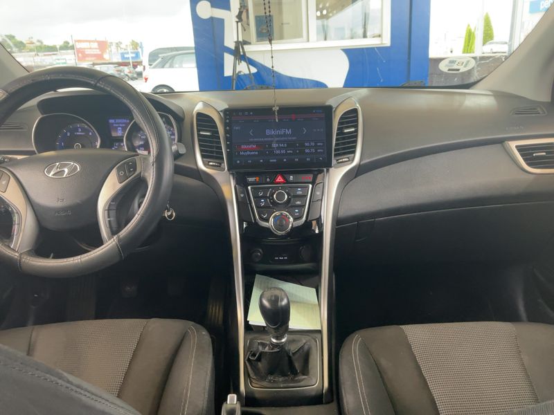 Hyundai i30 1.4 CRDi City S — zdjęcie 12