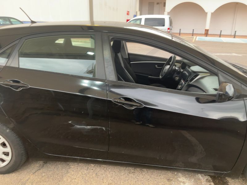 Hyundai i30 1.4 CRDi City S — zdjęcie 7