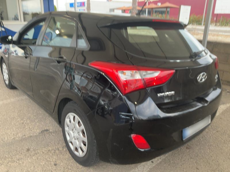 Hyundai i30 1.4 CRDi City S — zdjęcie 3