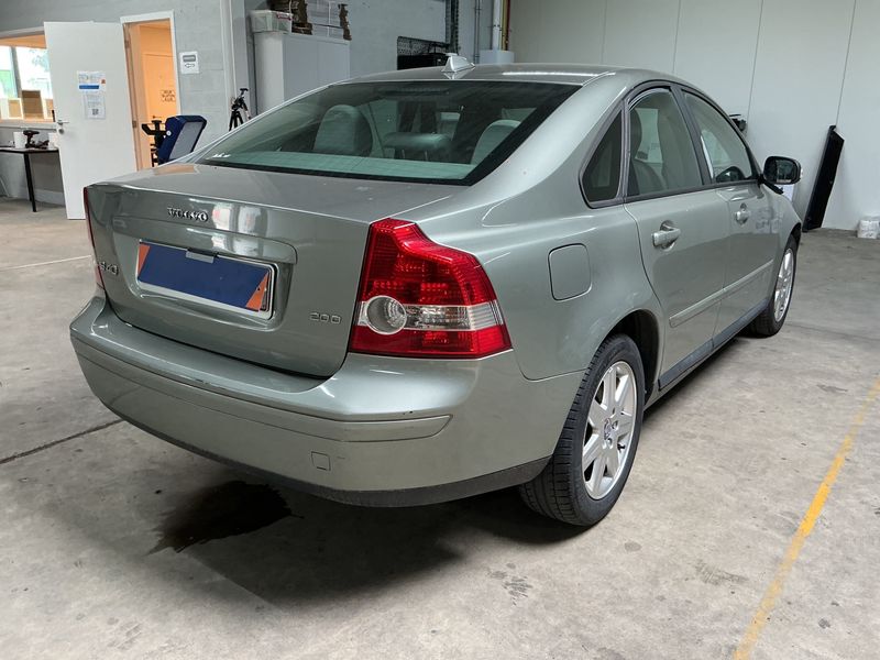 Volvo S40 2.0 D Momentum — zdjęcie 2