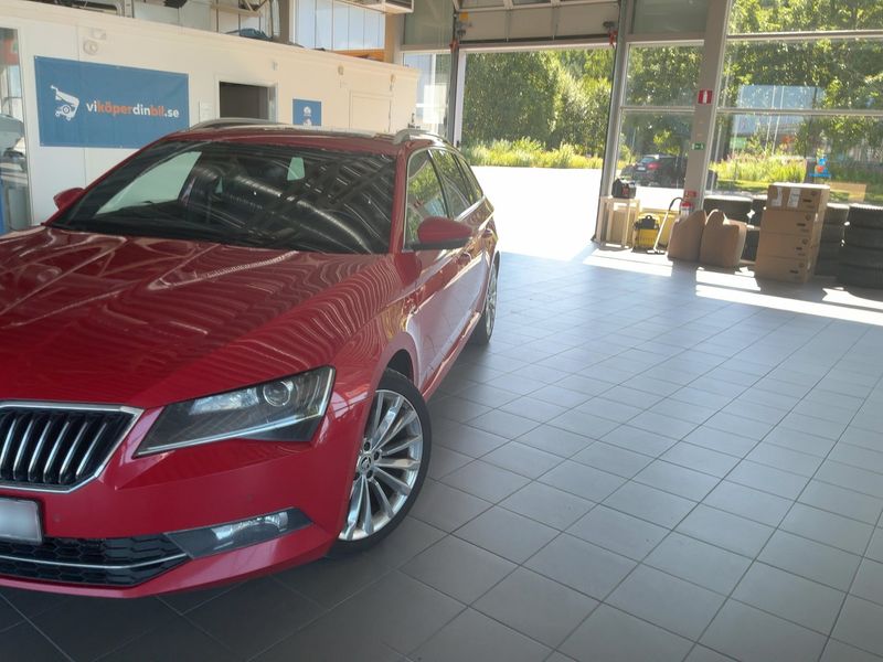 Skoda Superb 2.0 TDI Laurin & Klement 4x4 2018 – снимка 2