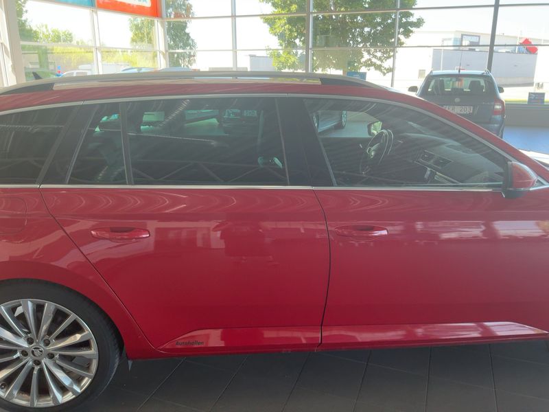 Skoda Superb 2.0 TDI Laurin & Klement 4x4 2018 – снимка 10