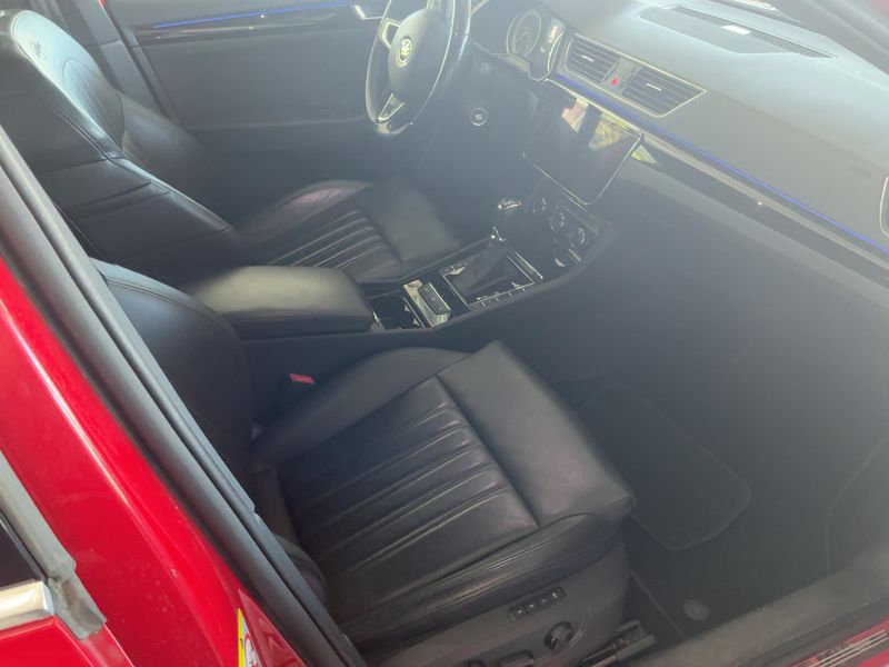 Skoda Superb 2.0 TDI Laurin & Klement 4x4 2018 – снимка 17
