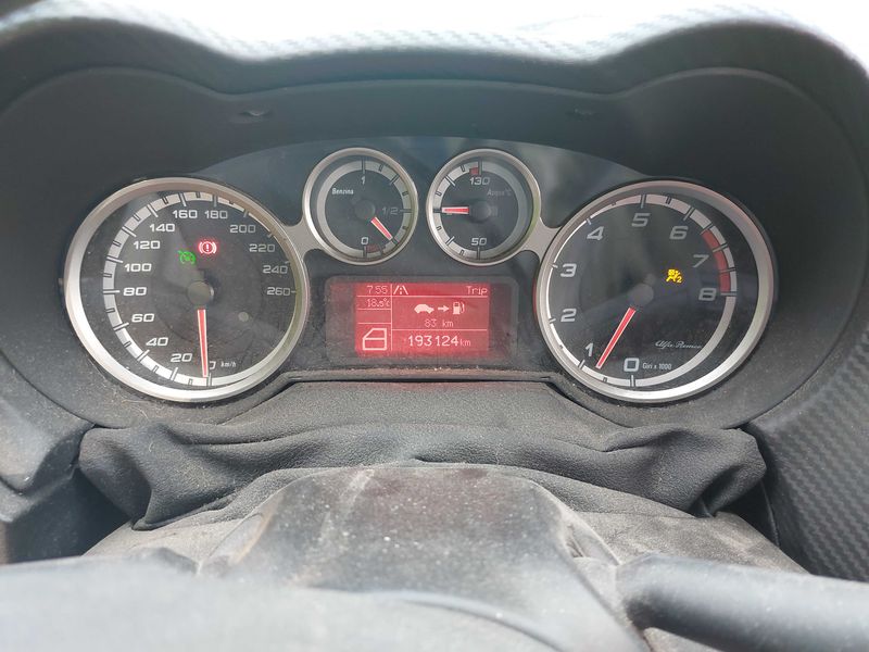 Alfa Romeo MiTo 1.4 Distinctive — zdjęcie 12