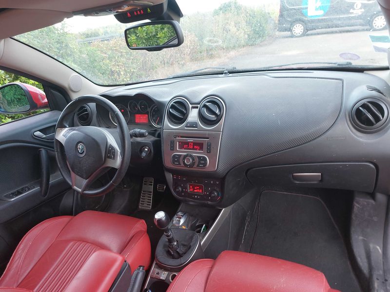 Alfa Romeo MiTo 1.4 Distinctive — zdjęcie 11