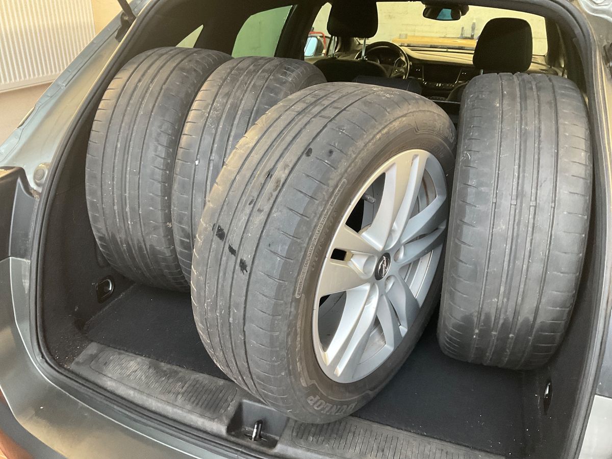 Opel Astra 2017 — photo 16