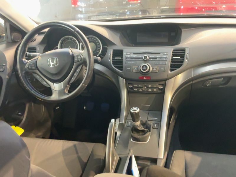Honda Accord 2.0 Executive — zdjęcie 12