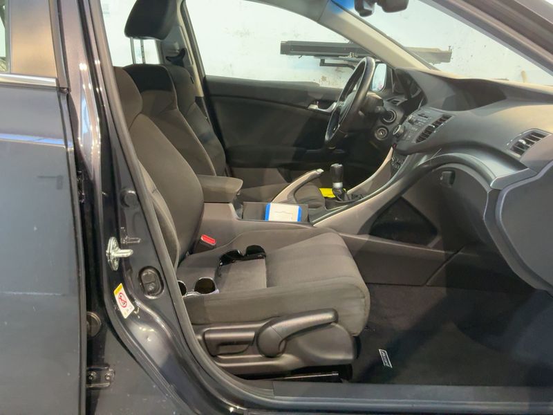 Honda Accord 2.0 Executive — zdjęcie 11